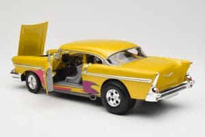 Chevrolet Custom Geltonas su Liepsna Hot Wheels 1:18 21356 Metalas - nuotrauka 5 iš 8
