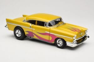 Chevrolet Custom Geltonas su Liepsna Hot Wheels 1:18 21356 Metalas - nuotrauka 6 iš 8