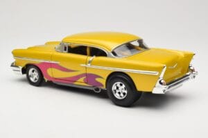 Chevrolet Custom Geltonas su Liepsna Hot Wheels 1:18 21356 Metalas - nuotrauka 7 iš 8