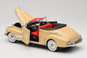 Chevrolet Deluxe Kabrioletas Smėlinis Eagle Collectibles 1:18 3022518 Metalas - nuotrauka 5 iš 8