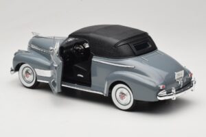 Chevrolet Deluxe Kabrioletas Su Minkštu Stogu Pilkas Eagles Race 1:18 7497276 Metalas - nuotrauka 5 iš 8
