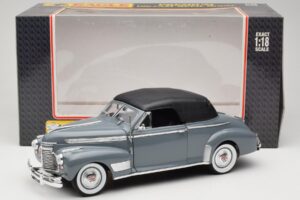 Chevrolet Deluxe Kabrioletas Su Minkštu Stogu Pilkas Eagles Race 1:18 7497276 Metalas - nuotrauka 8 iš 8