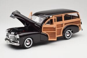 Chevrolet Fleetmaster Woody Juodas & Wood Panels Maisto 1:18 43697545B Metalas - nuotrauka 2 iš 8