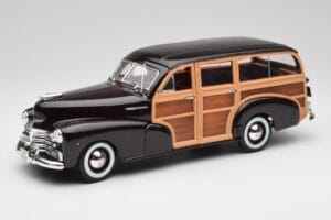 Chevrolet Fleetmaster Woody Juodas & Wood Panels Maisto 1:18 43697545B Metalas