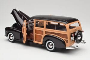 Chevrolet Fleetmaster Woody Juodas & Wood Panels Maisto 1:18 43697545B Metalas - nuotrauka 5 iš 8