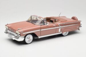 Chevrolet Impala Kabrioletas Rudas Motormax 1:18 73112 Metalas
