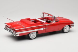 Chevrolet Impala Kabrioletas Raudonas Welly 1:18 9864W Metalas - nuotrauka 3 iš 8