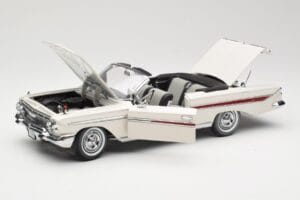 Chevrolet Impala Kabrioletas Baltas Sun Star 1:18 3405 Metalas - nuotrauka 2 iš 8