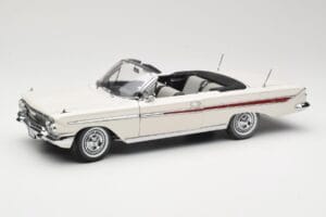 Chevrolet Impala Kabrioletas Baltas Sun Star 1:18 3405 Metalas