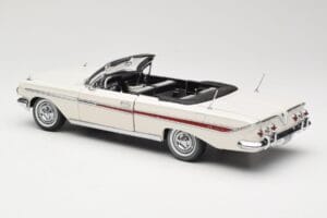 Chevrolet Impala Kabrioletas Baltas Sun Star 1:18 3405 Metalas - nuotrauka 7 iš 8
