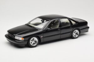 Chevrolet Impala SS Juodas AUTOart 1:18 71091 Metalas