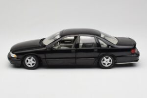Chevrolet Impala SS Juodas UT Models 1:18 21031 Metalas - nuotrauka 4 iš 8