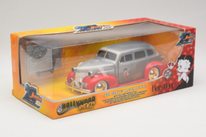 Chevrolet Master Deluxe Dark Silver Metallic Red Jada 1:24 253745012 Metalas - nuotrauka 2 iš 3