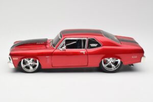 Chevrolet Nova SS Coupe Raudonas Maisto 1:18 31083-M1 Metalas - nuotrauka 4 iš 8