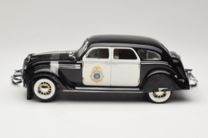 Chrysler Airflow Policijos Automobilis Signature Models 1:18 CCSM01 Metalas - nuotrauka 3 iš 6