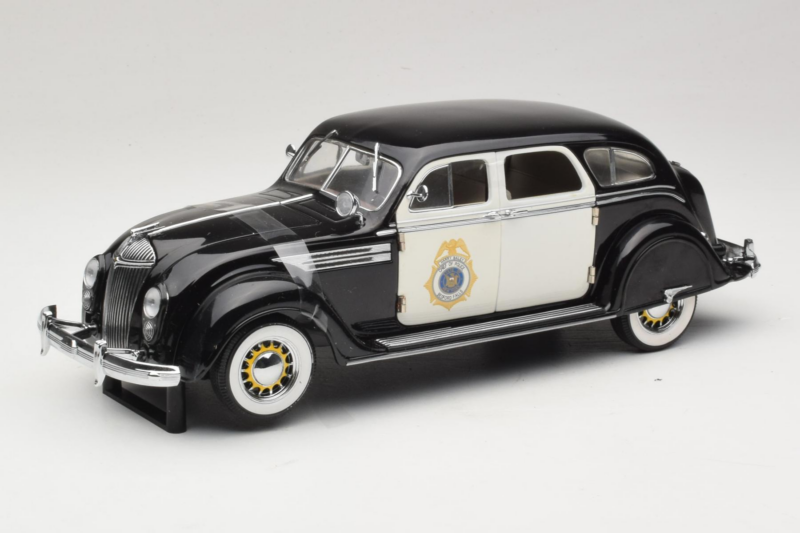 Chrysler Airflow Policijos Automobilis Signature Models 1:18 CCSM01 Metalas
