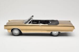 Chrysler Newport Kabrioletas Gold Metallic BoS Models 1:18 BOS273 Derva - nuotrauka 3 iš 6