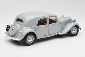 Citroen 15CV 6 Cyl Pilkas Maisto 1:18 50313 Metalas - nuotrauka 3 iš 8