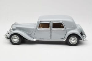 Citroen 15CV 6 Cyl Pilkas Maisto 1:18 50313 Metalas - nuotrauka 4 iš 8
