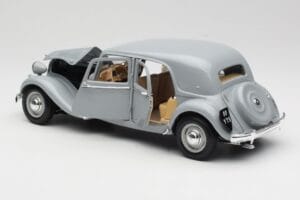 Citroen 15CV 6 Cyl Pilkas Maisto 1:18 50313 Metalas - nuotrauka 5 iš 8