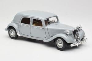 Citroen 15CV 6 Cyl Pilkas Maisto 1:18 50313 Metalas - nuotrauka 6 iš 8