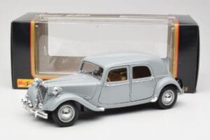 Citroen 15CV 6 Cyl Pilkas Maisto 1:18 50313 Metalas - nuotrauka 8 iš 8
