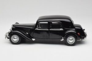 Citroen 15CV 6 Cyl Juodas Maisto 1:18 31821 Metalas - nuotrauka 4 iš 8