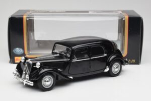 Citroen 15CV 6 Cyl Juodas Maisto 1:18 31821 Metalas - nuotrauka 8 iš 8
