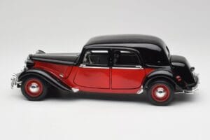 Citroen 15CV 6 Cyl Juodas & Raudonas Valmy Maisto 1:18 56009 Metalas - nuotrauka 4 iš 8