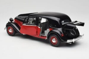 Citroen 15CV 6 Cyl Juodas & Raudonas Valmy Maisto 1:18 56009 Metalas - nuotrauka 5 iš 8