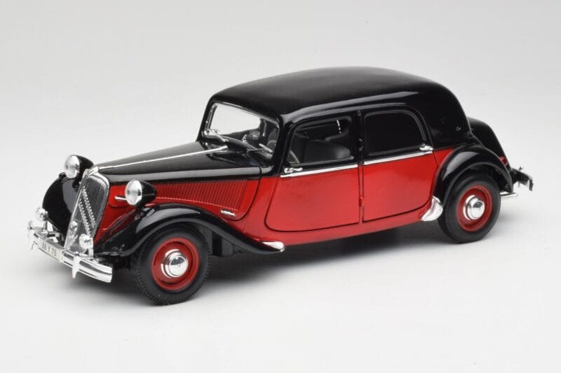 Citroen 15CV 6 Cyl Juodas & Raudonas Valmy Maisto 1:18 56009 Metalas