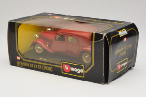 Citroen 15CV TA Raudonas Bburago 1:24 1501 Metalas - nuotrauka 3 iš 3