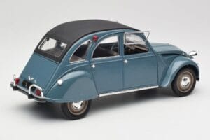 Citroen 2CV Bleu Nuit Solido 1:18 8028 Metalas - nuotrauka 2 iš 6