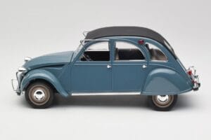 Citroen 2CV Bleu Nuit Solido 1:18 8028 Metalas - nuotrauka 3 iš 6
