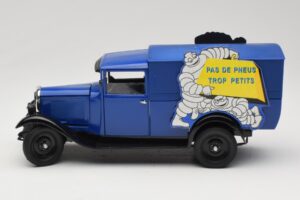 Citroen C4 F Pas de Pneus Trop Petit Mėlynas Solido 1:18 151235-00 Metalas - nuotrauka 4 iš 8