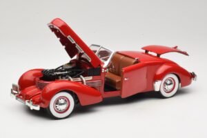 Cord 812 Kabrioletas Raudonas American Muscle 1:18 32158 Metalas - nuotrauka 2 iš 8