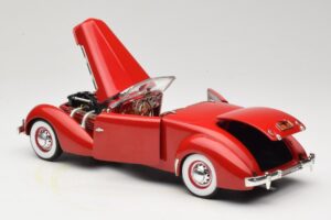 Cord 812 Kabrioletas Raudonas American Muscle 1:18 32158 Metalas - nuotrauka 5 iš 8