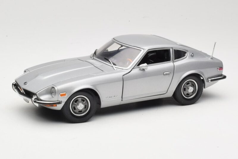 Datsun 240Z S30 Sidabrinis Sun Star 1:18 3503 Metalas