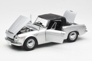 Datsun Fairlady 2000 SR311 Roadster Sidabrinis AUTOart 1:18 77432 Metalas - nuotrauka 2 iš 8