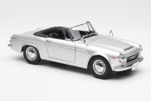 Datsun Fairlady 2000 SR311 Roadster Sidabrinis AUTOart 1:18 77432 Metalas - nuotrauka 6 iš 8