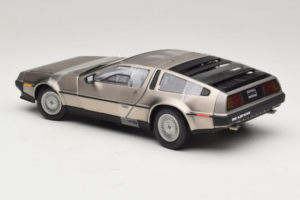 DeLorean DMC-12 Sidabrinis Sun Star 1:18 2703 Metalas - nuotrauka 5 iš 6