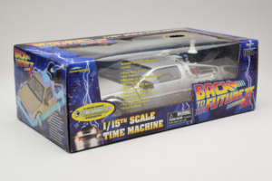 DeLorean DMC-12 Time Machine Back to the Future II Diamond 1:15 210123 Metalas - nuotrauka 2 iš 3
