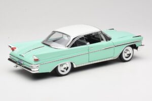 DeSoto Adventurer Žalias Road Signature 1:18 92738-R1 Metalas - nuotrauka 3 iš 8