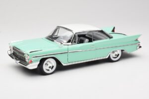 DeSoto Adventurer Žalias Road Signature 1:18 92738-R1 Metalas