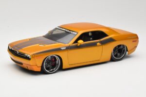 Dodge Challenger Concept Auksinis Maisto 1:18 31320 Metalas