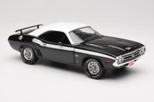 Dodge Challenger R/T Juodas & Baltas ERTL 1:18 36549 Metalas - nuotrauka 6 iš 8