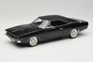 Dodge Charger R/T Steve McQueen Bullitt Movie Greenlight 1:18 12839 Metalas