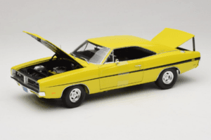 Dodge Charger R/T Geltonas Dirty Mary Crazy Larry Auto World 1:18 AWSS101/06 Metalas - nuotrauka 2 iš 8