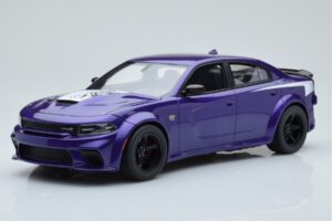 Dodge Charger Super Bee Violetinis GT Spirit 1:18 GT895 Derva