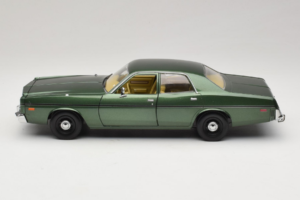 Dodge Monaco Žalias Hunter GreenLight 1:18 19045 Metalas - nuotrauka 4 iš 8